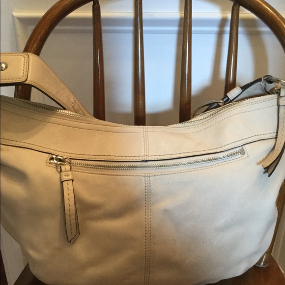 Coach Cream Hobo - Picture 2 of 8